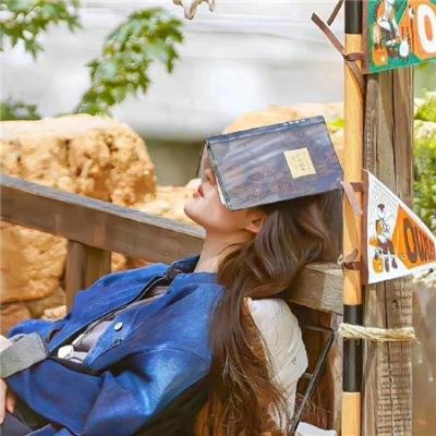 披荆斩棘的靓女